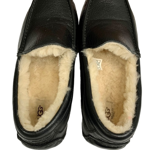 UGG Ascot Leather Slipper
